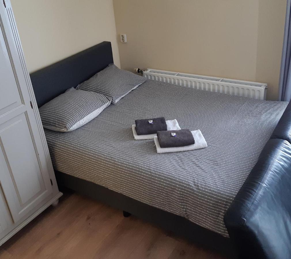 Logement 'De Witte Klok' Oude Bildtzijl Bagian luar foto