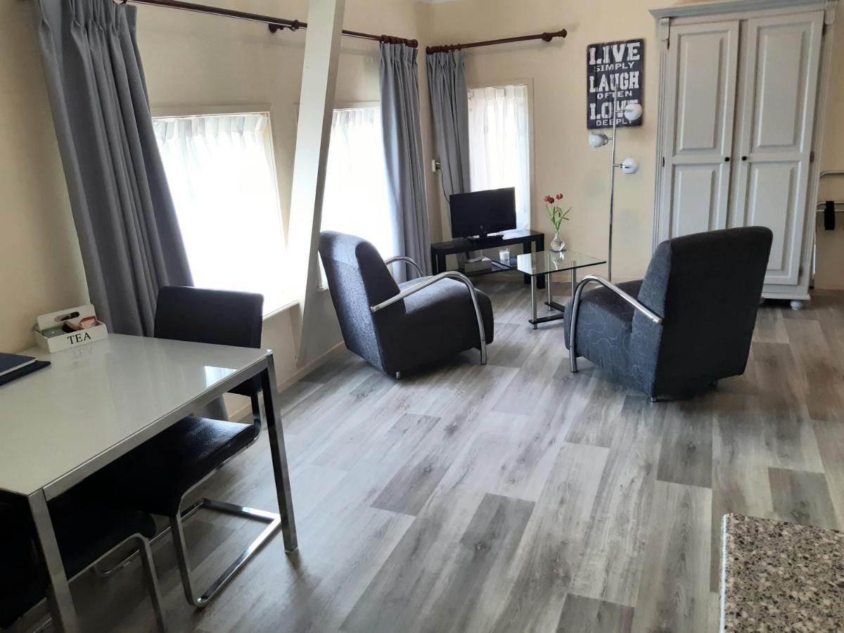 Logement 'De Witte Klok' Oude Bildtzijl Bagian luar foto