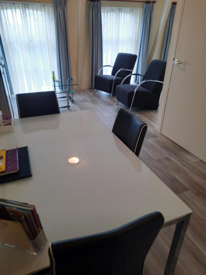Logement 'De Witte Klok' Oude Bildtzijl Bagian luar foto