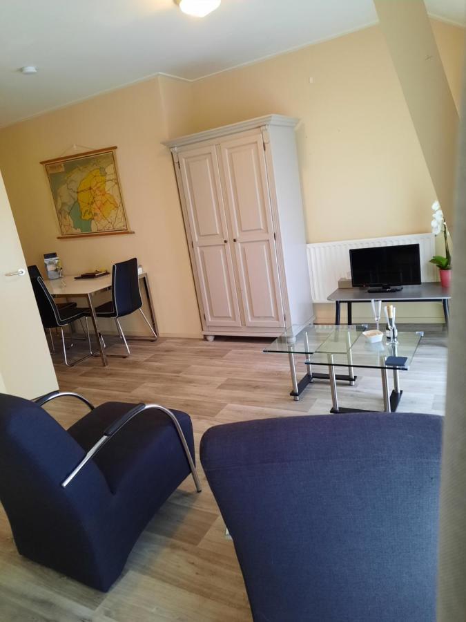 Logement 'De Witte Klok' Oude Bildtzijl Bagian luar foto