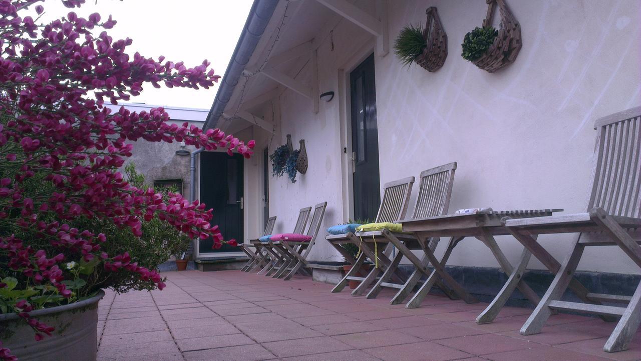 Logement 'De Witte Klok' Oude Bildtzijl Bagian luar foto