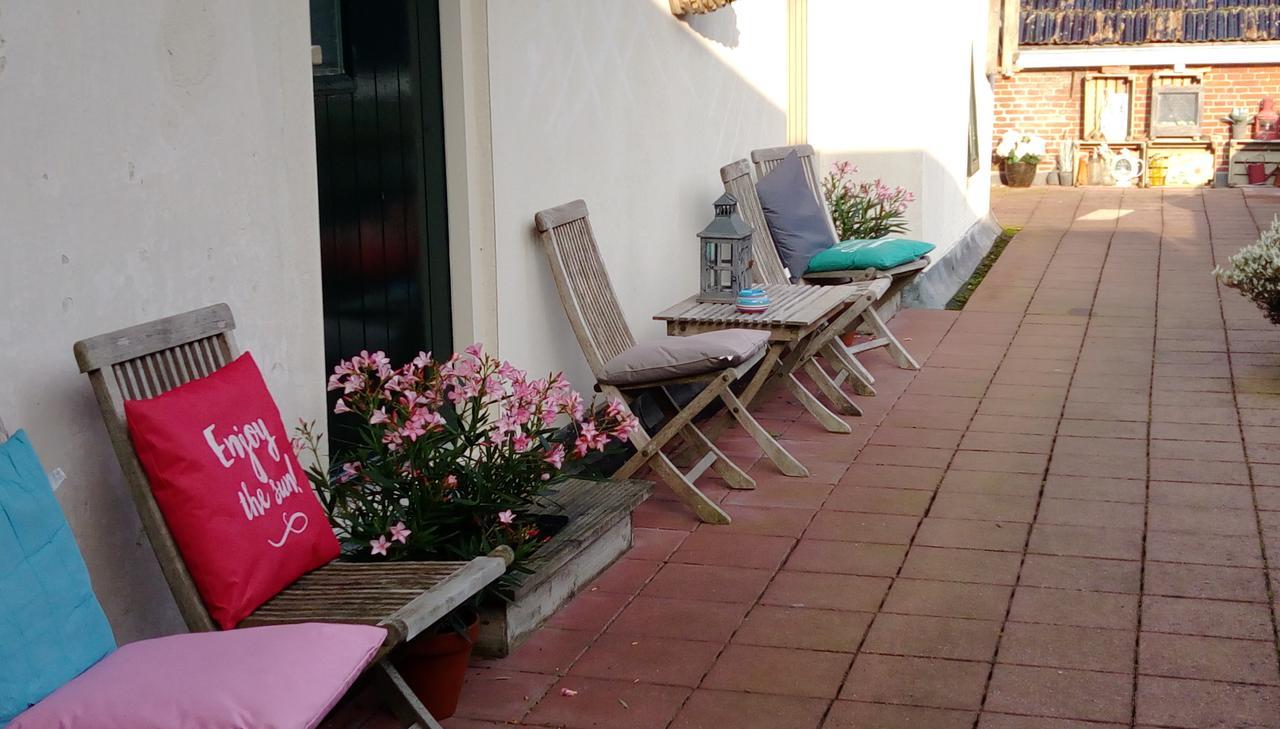 Logement 'De Witte Klok' Oude Bildtzijl Bagian luar foto