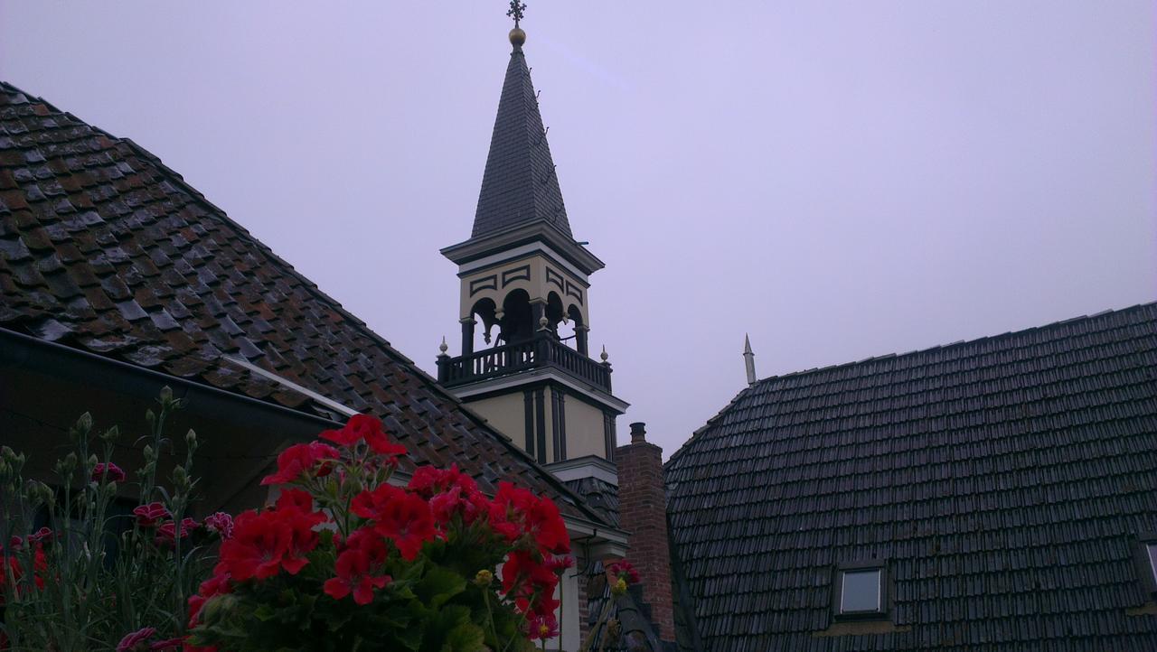 Logement 'De Witte Klok' Oude Bildtzijl Bagian luar foto