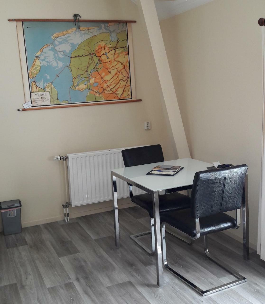 Logement 'De Witte Klok' Oude Bildtzijl Bagian luar foto